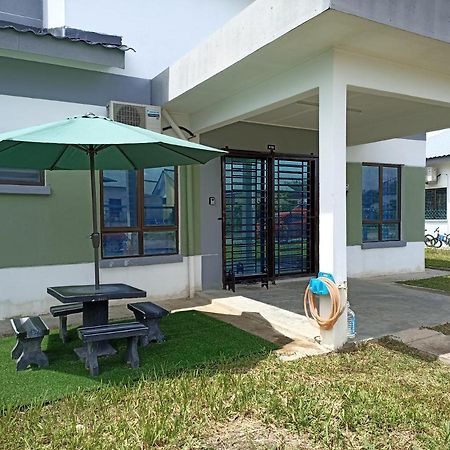 Aisya Homestay Bajet Karak Setia 外观 照片
