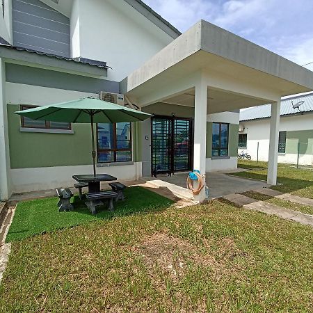 Aisya Homestay Bajet Karak Setia 外观 照片