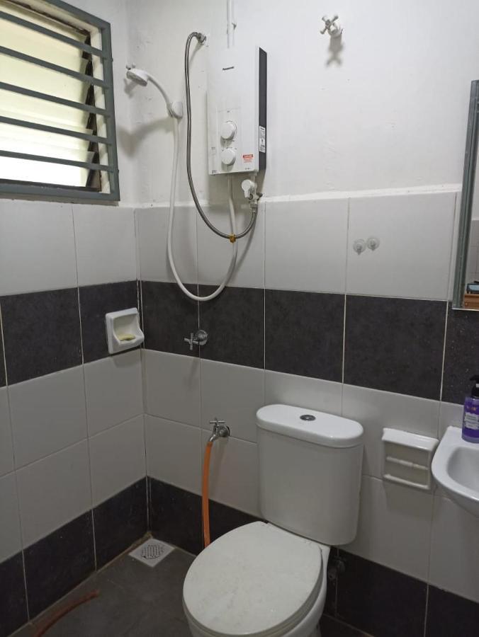 Aisya Homestay Bajet Karak Setia 外观 照片