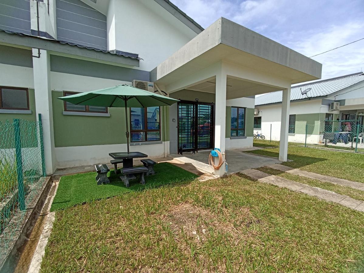 Aisya Homestay Bajet Karak Setia 外观 照片